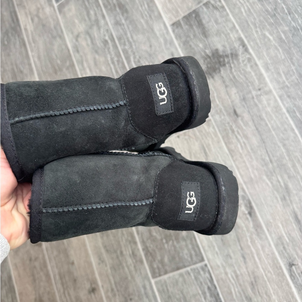 UGG Women’s Classic Short II Shearling Lined Short Boots - Picture 11 of 15
